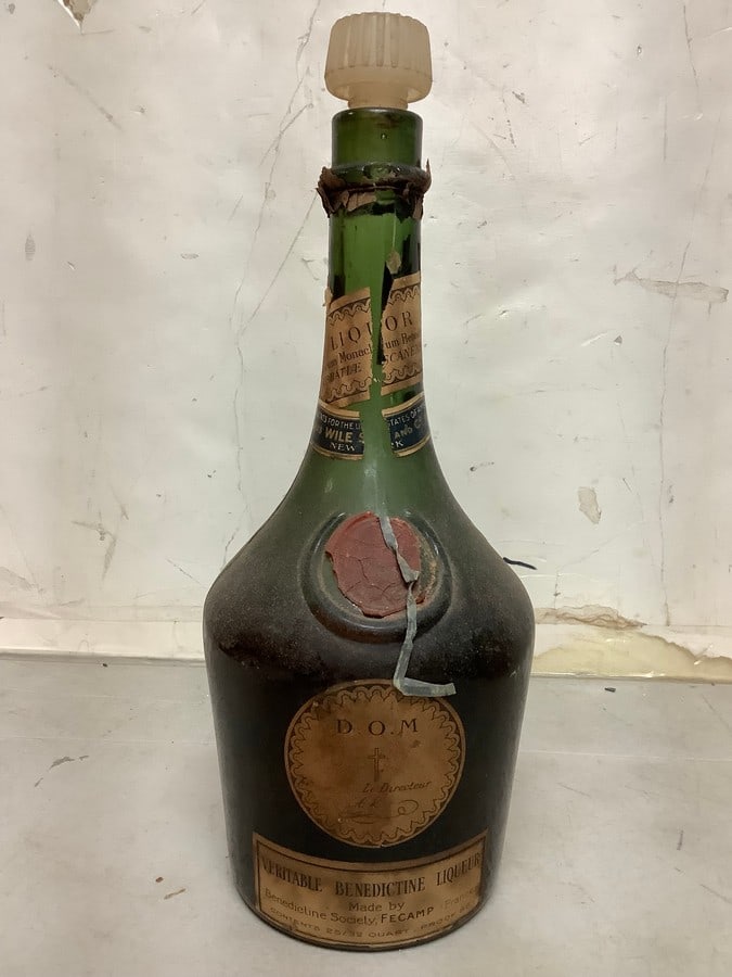1950s/60s Veritable Benedictine Liquer 86 Proof 25/32 Qt (Mostly Full) (1 of 1)