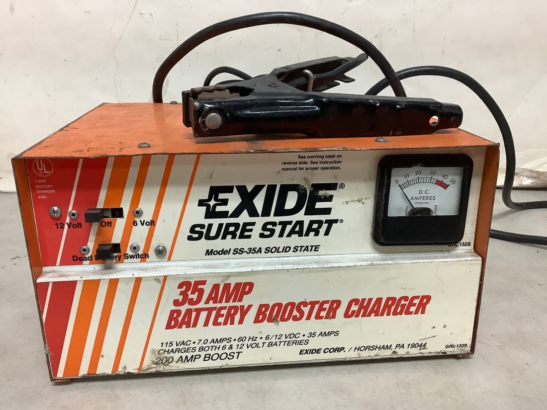 35 AMP Battery Booster Charger (1 of 1)
