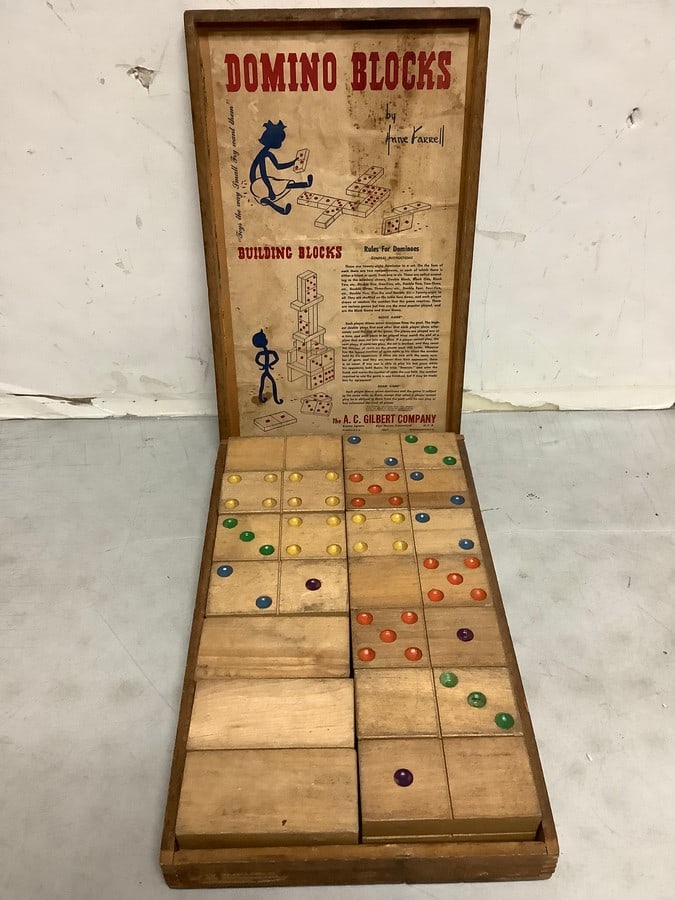 Vintage Domino Blocks in wooden case: Vintage Domino Blocks in wooden case