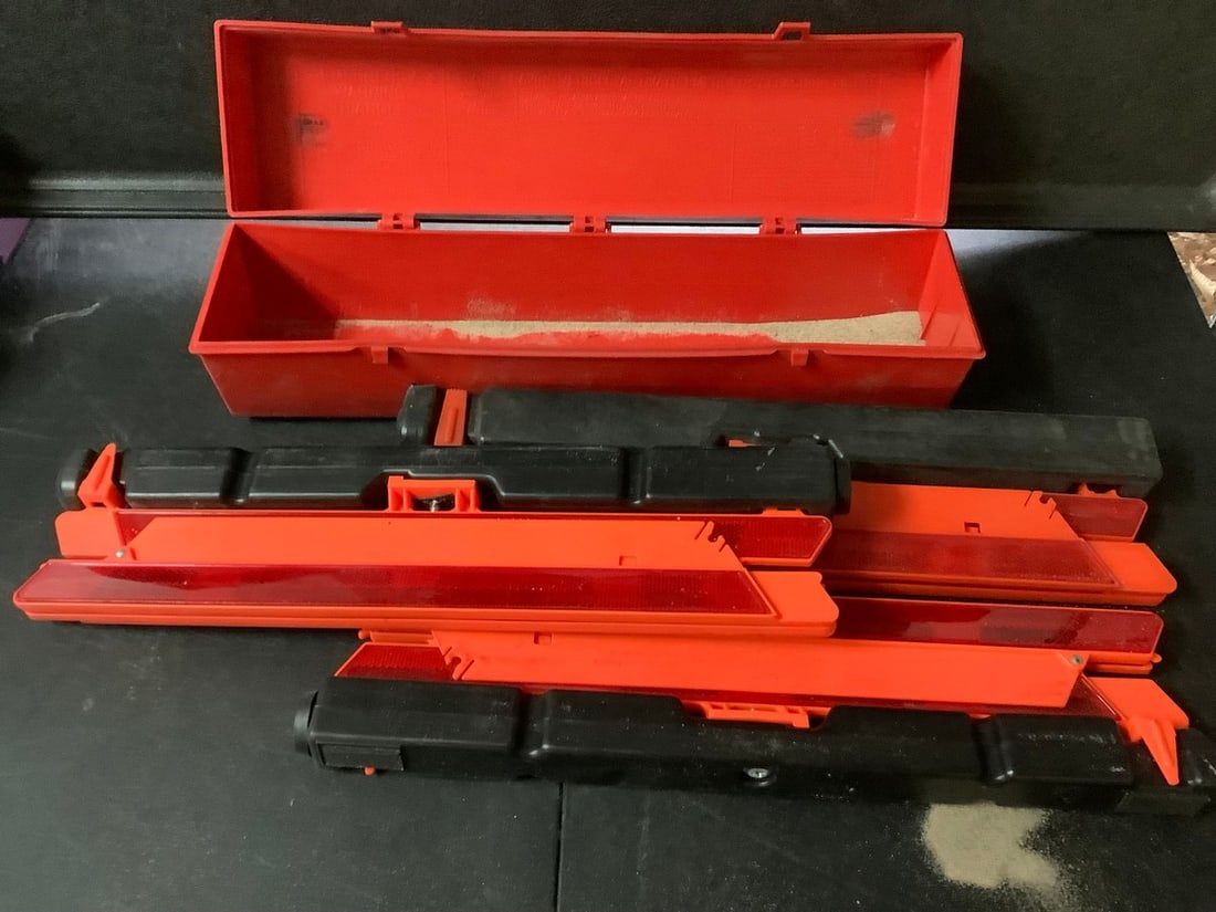 Warninng triangle flare kit (model 1005): Warninng triangle flare kit (model 1005)