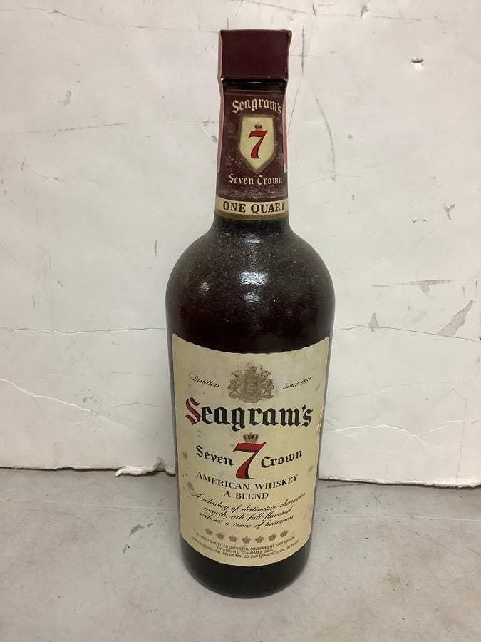 Seagram's Seven Crown American Whiskey blend 86 proof one quart(sealed) (1 of 1)
