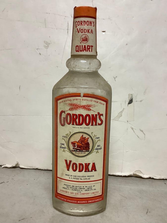 Gordon's vodka 80 proof one quart(sealed) (1 of 1)