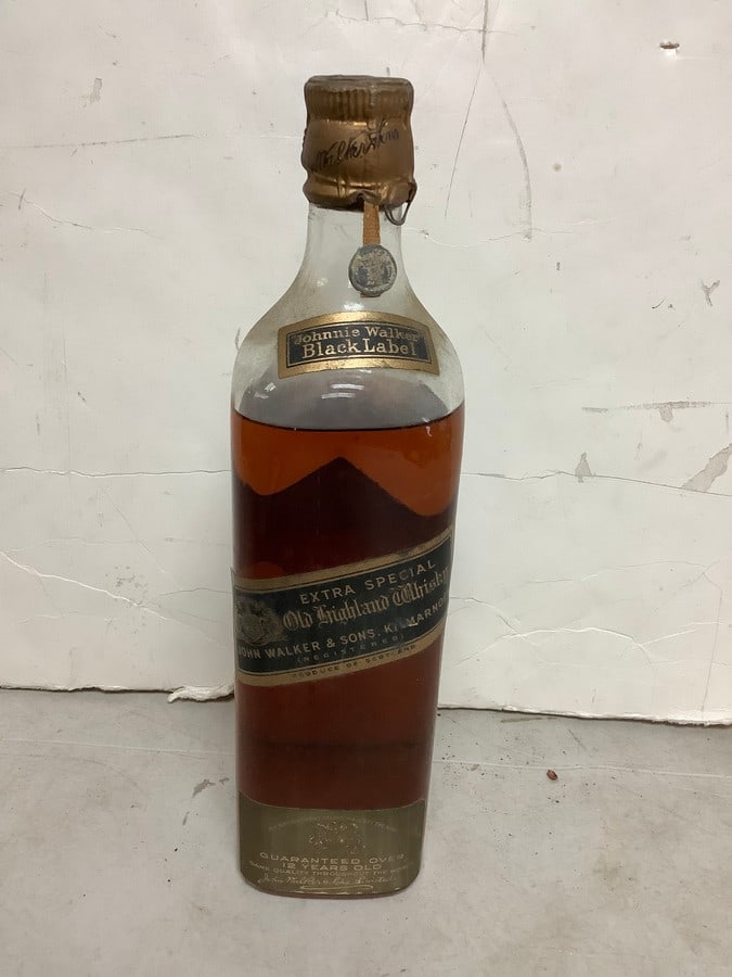 Johnnie Walker Black Label Old Highland Whisky(mostly full) (1 of 1)