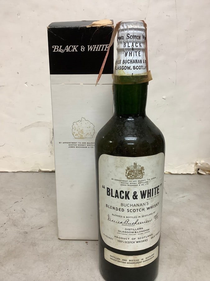 Early 1950's/1960's Buchanan's blended scotch whisky 86.8 proof 4/5 quart(sealed) (1 of 1)