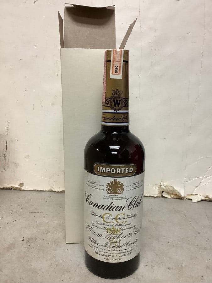 1959 Hiram Walker blended Canadian Whisky 86.8 proof 4/5 quart(sealed) (1 of 1)
