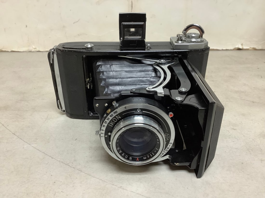 Vintage Zeiss Ikon camera(working condition) (1 of 1)