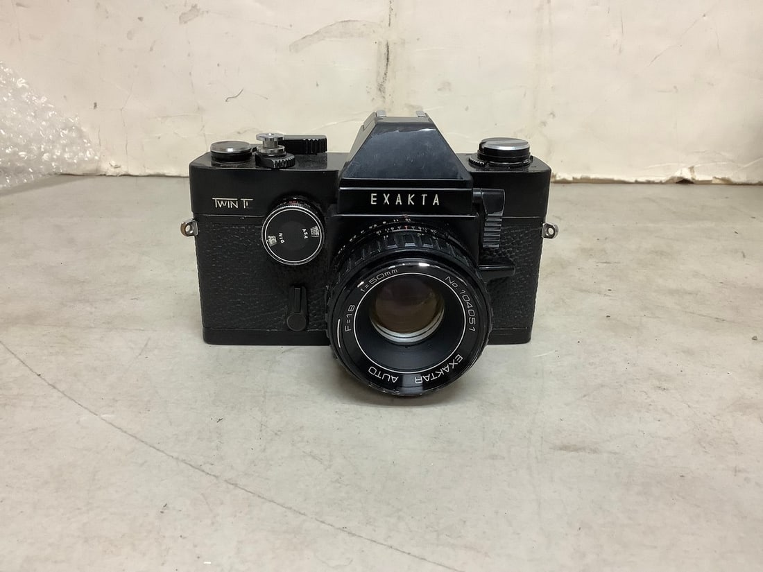Exactka twin TL vintage camera(working condition): Exactka twin TL vintage camera(working condition)