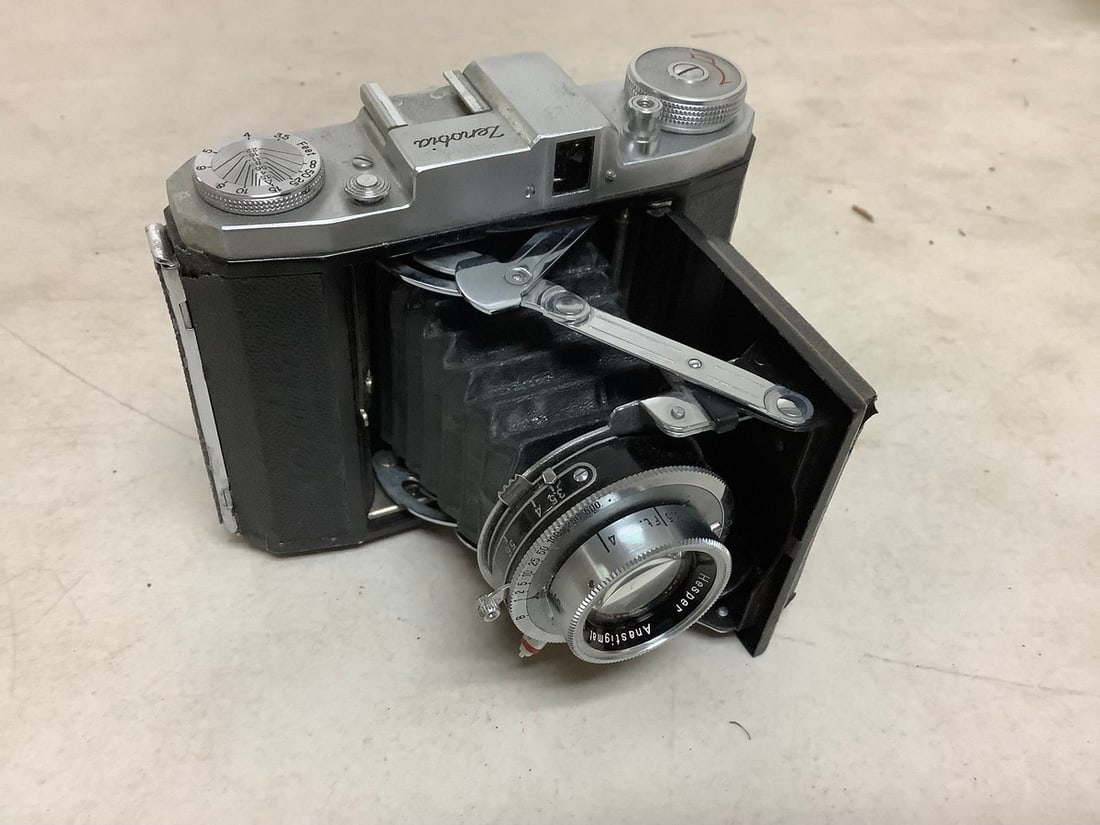Zenobia vintage camera(working condition): Zenobia vintage camera(working condition)