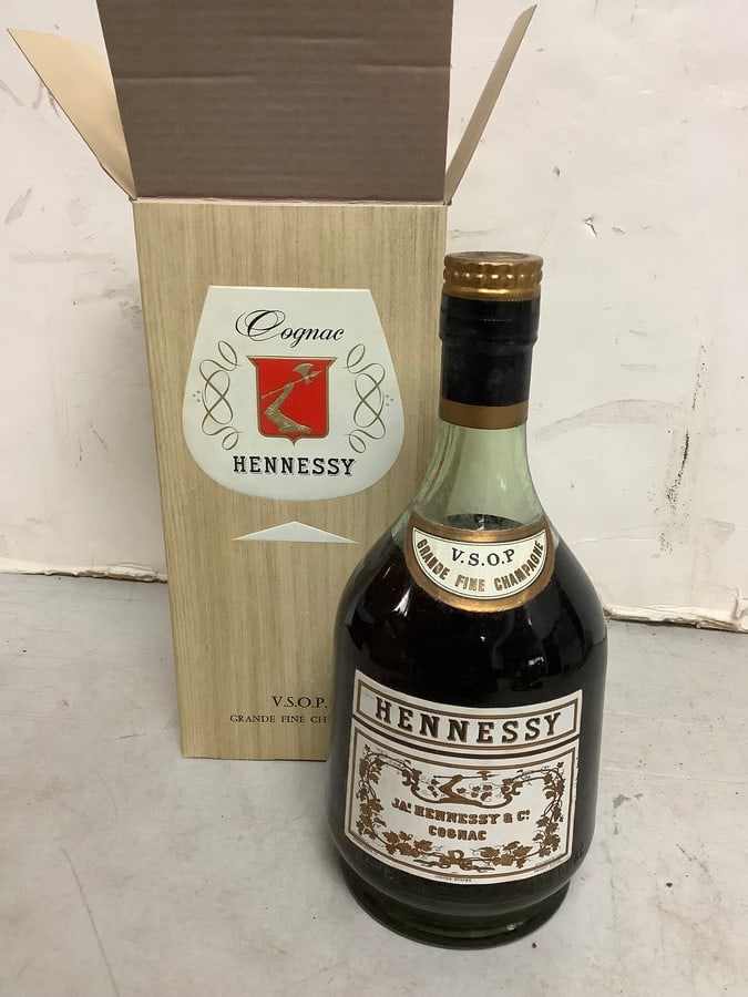 V.S.O.P. grande fine champagne Hennesy cognac: Any contents in bottle is Free; You are bidding on the bottle & unbroken tax stamp