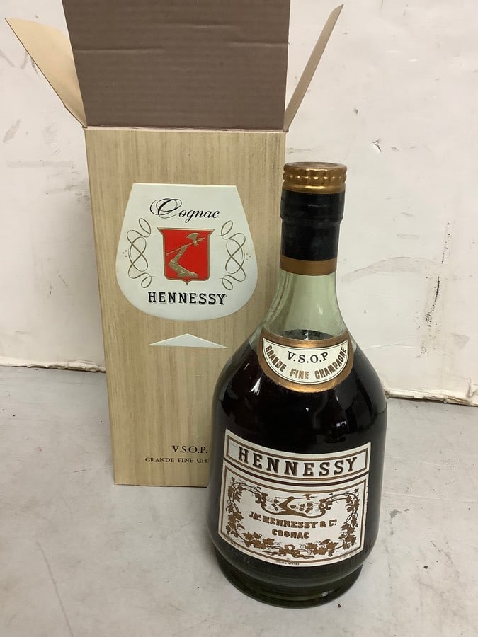 V.S.O.P. grande fine champagne Hennesy cognac: Any contents in bottle is Free; You are bidding on the bottle & unbroken tax stamp