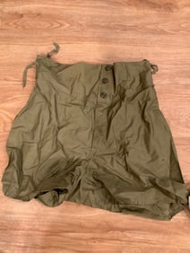 Vintage military shorts(size N/A)