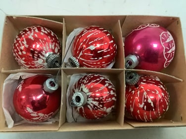 Vintage Red/White Christmas Tree Ornaments