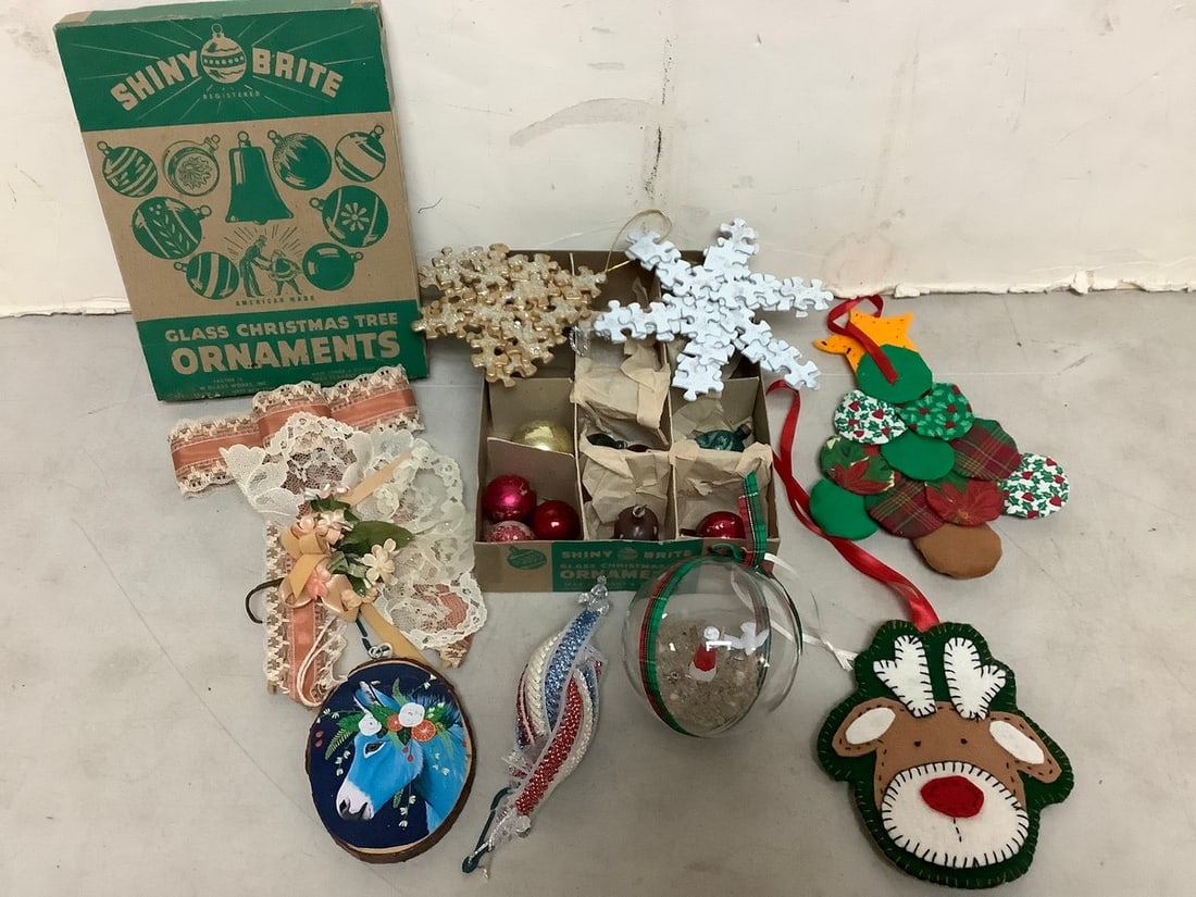 Vintage Shiny Brite Glass Christmas Tree Ornaments, and more: Vintage Shiny Brite Glass Christmas Tree Ornaments, and more