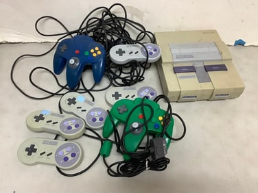 Super Nintendo Entertainment System with Controllers (Super Nintendo and Nintendo)