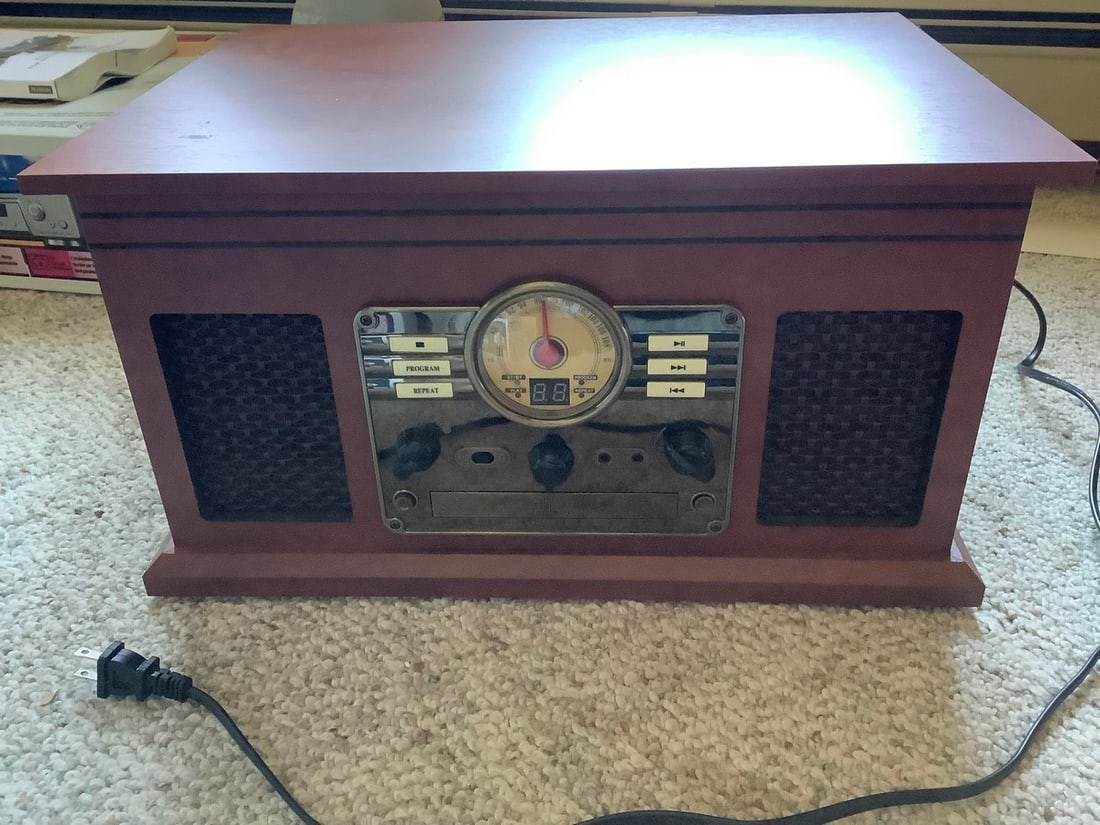 Victrola record player (1 of 1)