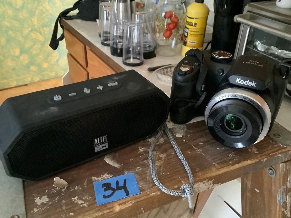 Kodak digital camera and speaker (1 of 1)