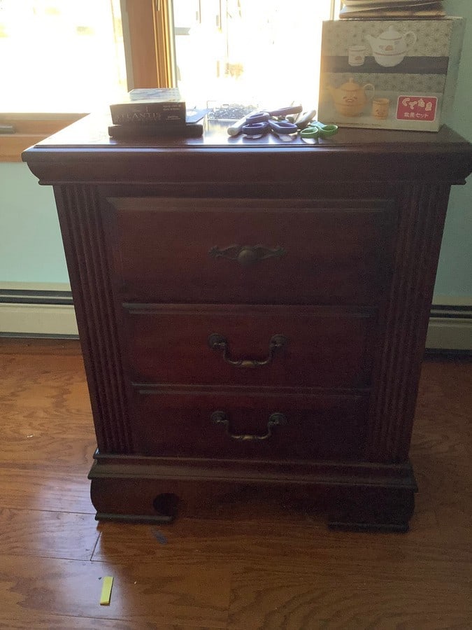Wooden nightstand (24in.x15in.x28.5in.): Wooden nightstand (24in.x15in.x28.5in.)
