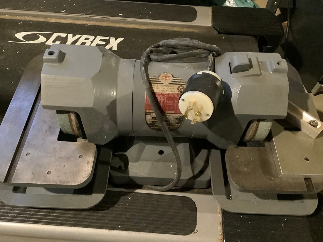 Delta 220 volts grinder (1 of 1)