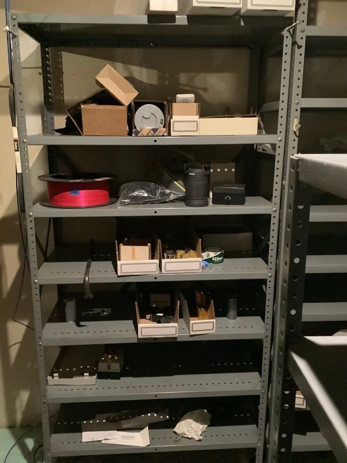 Metal shelving unit(75in.x36in.x18in.): Metal shelving unit(75in.x36in.x18in.)