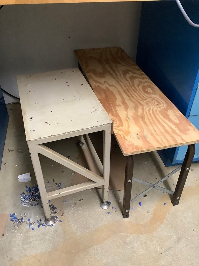 2 benches: 2 benches