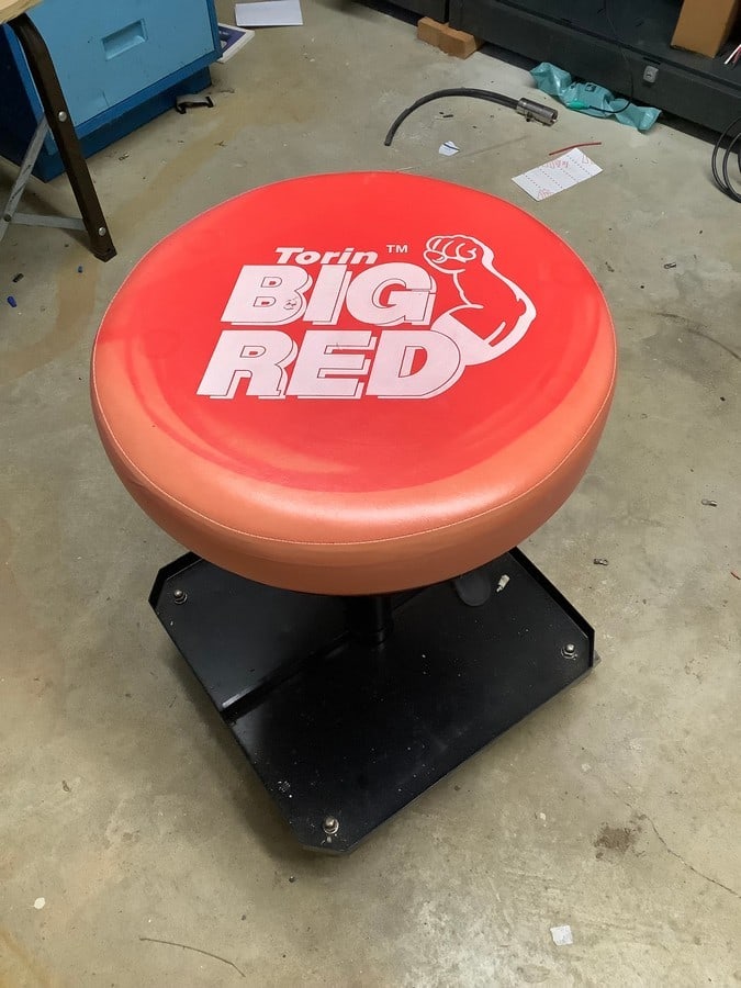 Torin the Big Red seat with wheels: Torin the Big Red seat with wheels