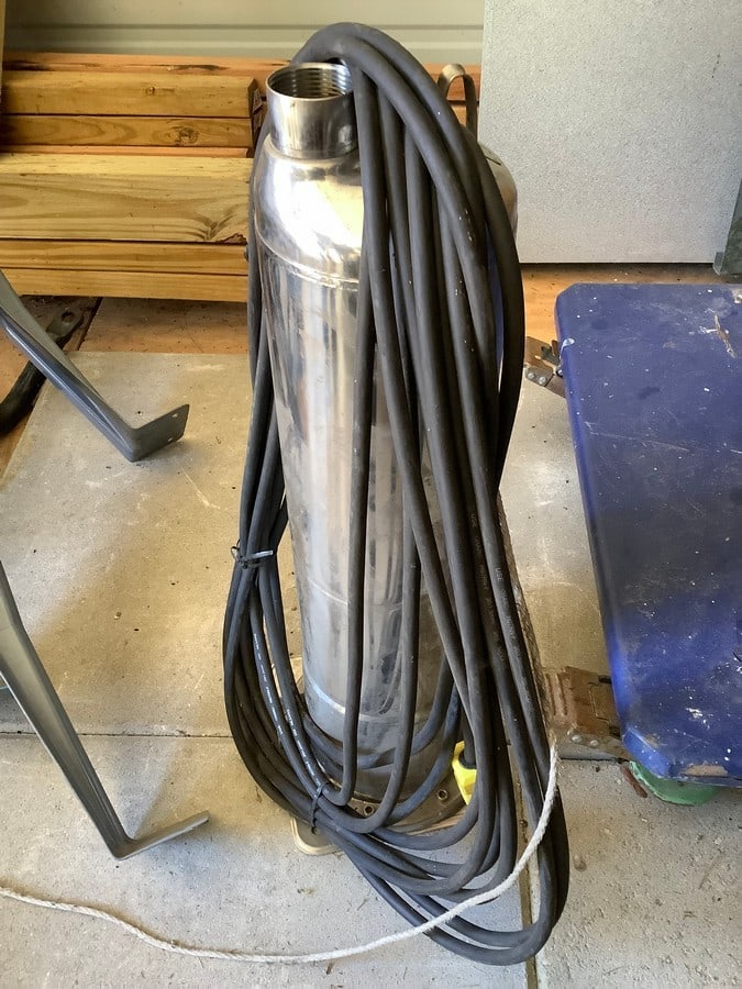 Well submersible pump (1 of 1)