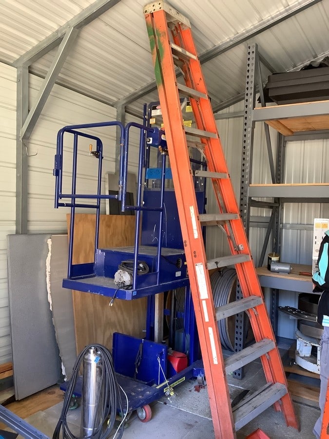 Louisville 6 ft ladder (1 of 1)