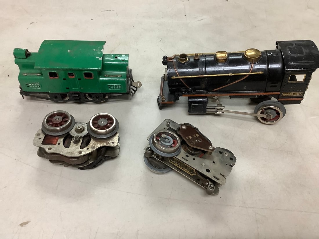 Vintage Lionel O-gauge train engines (1 of 1)