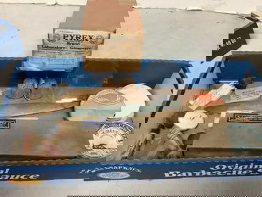 Pyrex brand laboratory Glassware and various laboratory equipment