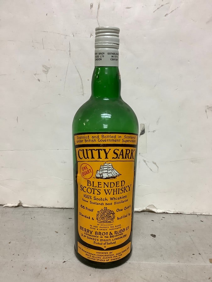 Cutty Sark blended scots whisky 86 proof one quart(about 1/2 full): Cutty Sark blended scots whisky 86 proof one quart(about 1/2 full)