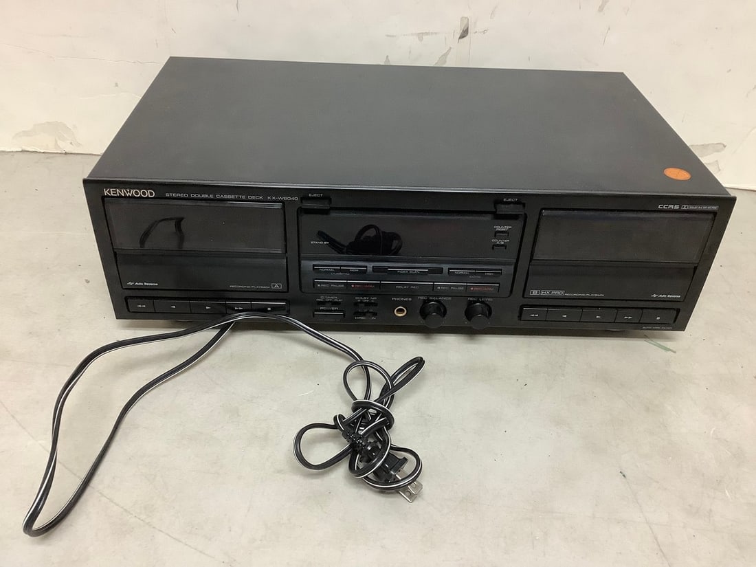 Kenwood double casette deck stereo(model:KX-W6040) (1 of 1)