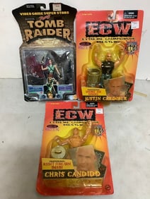 Collectible figures(ECW and Tomb Raider)