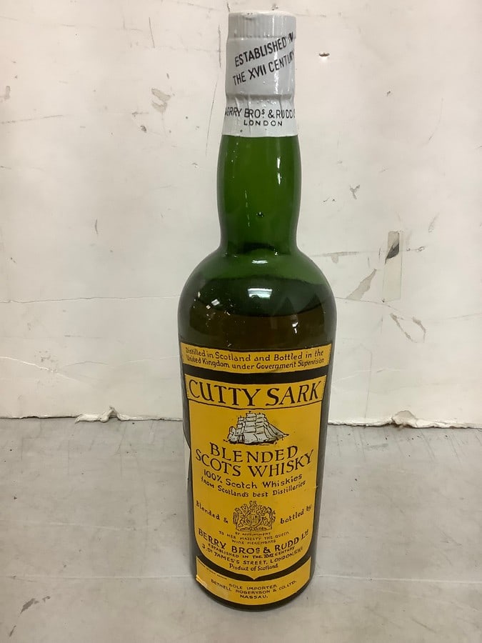 1950s/1960s Cutty Shark Blended Scots Whisky 86 proof 4/5 Qt (sealed) (1 of 1)