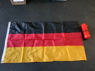 Aladdins Vanguard Thermos Bottle and German Flag (34inx60in)