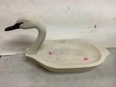 Decorative Wooden Swan Decor (10.5in Tall)