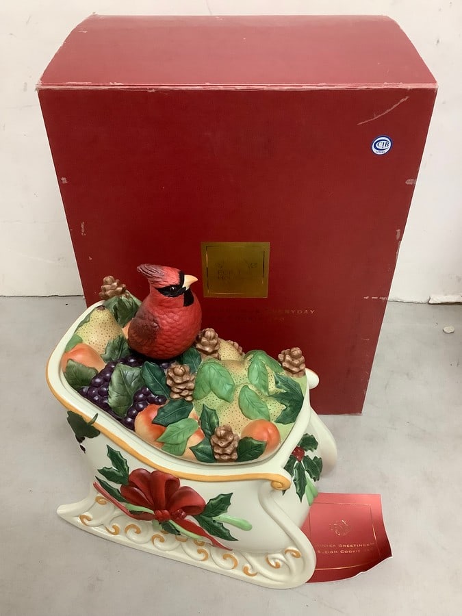 Lenox Winter Greetings Cardinal in Sleigh Ceramic Jar (11in Tall) (1 of 1)