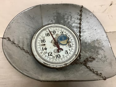 Vintage Penn Scale (18.5inx12.5inx5in)