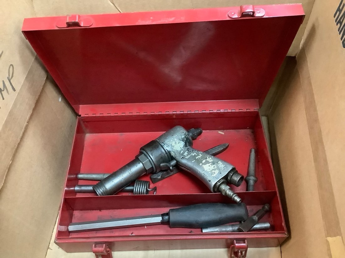 Superior Pneumatic tool drill with case (1 of 1)