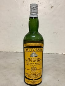 Cutty Sark blended scots whisky(mostly full)