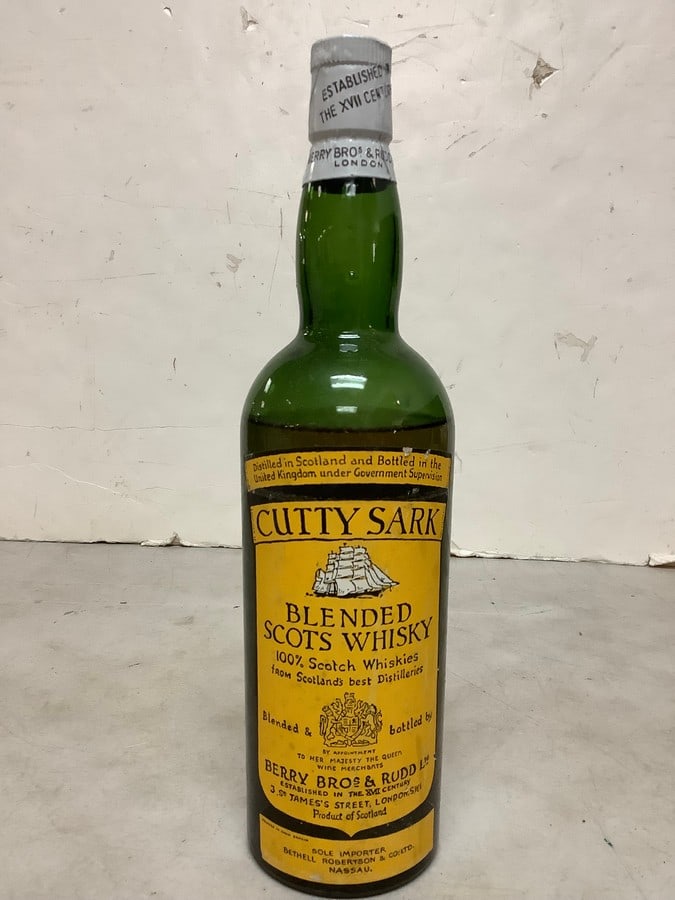 Cutty Sark blended scots whisky(mostly full): Cutty Sark blended scots whisky(mostly full)