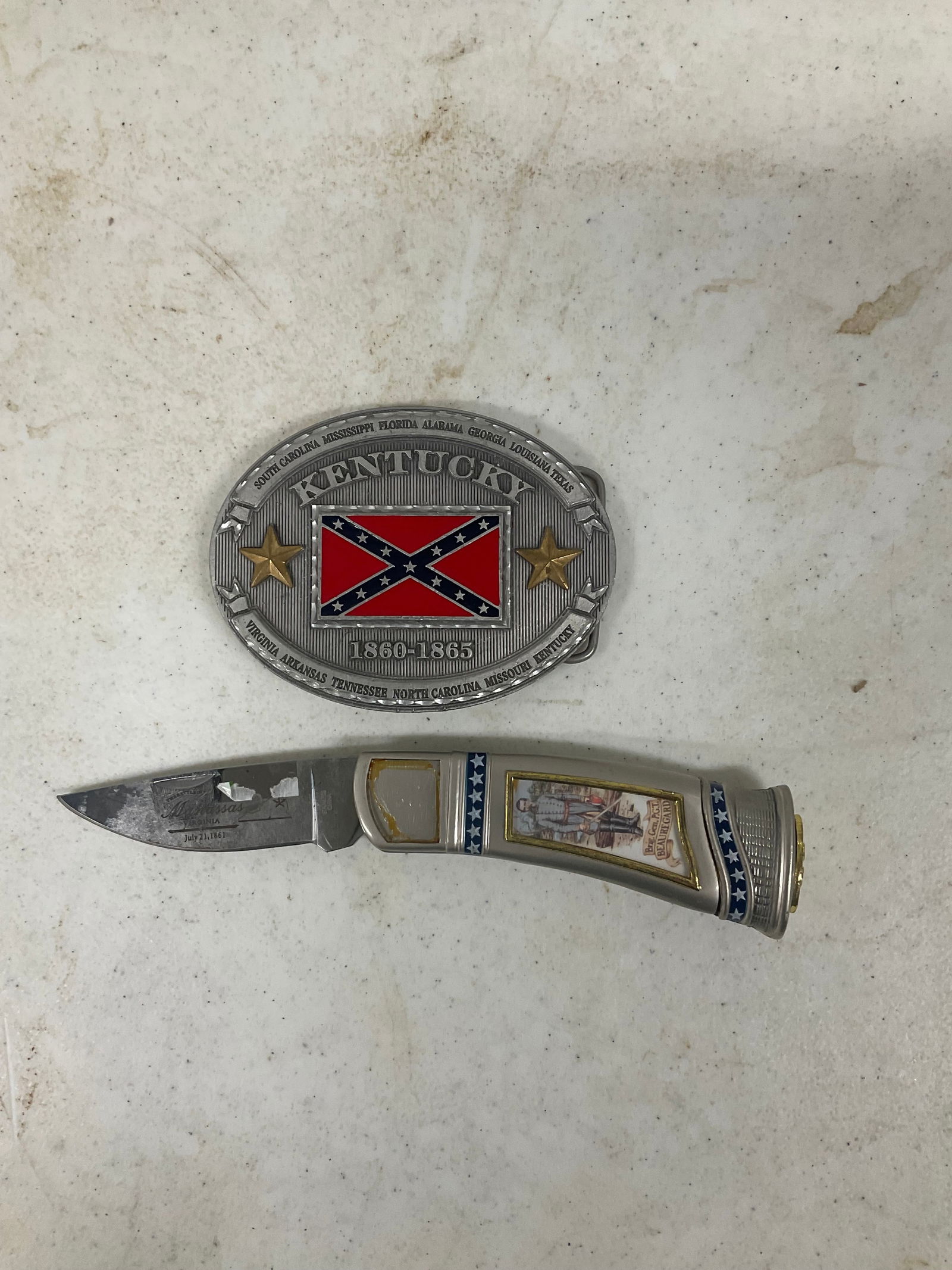 Confederate belt buckle and pocket knife (1 of 1)