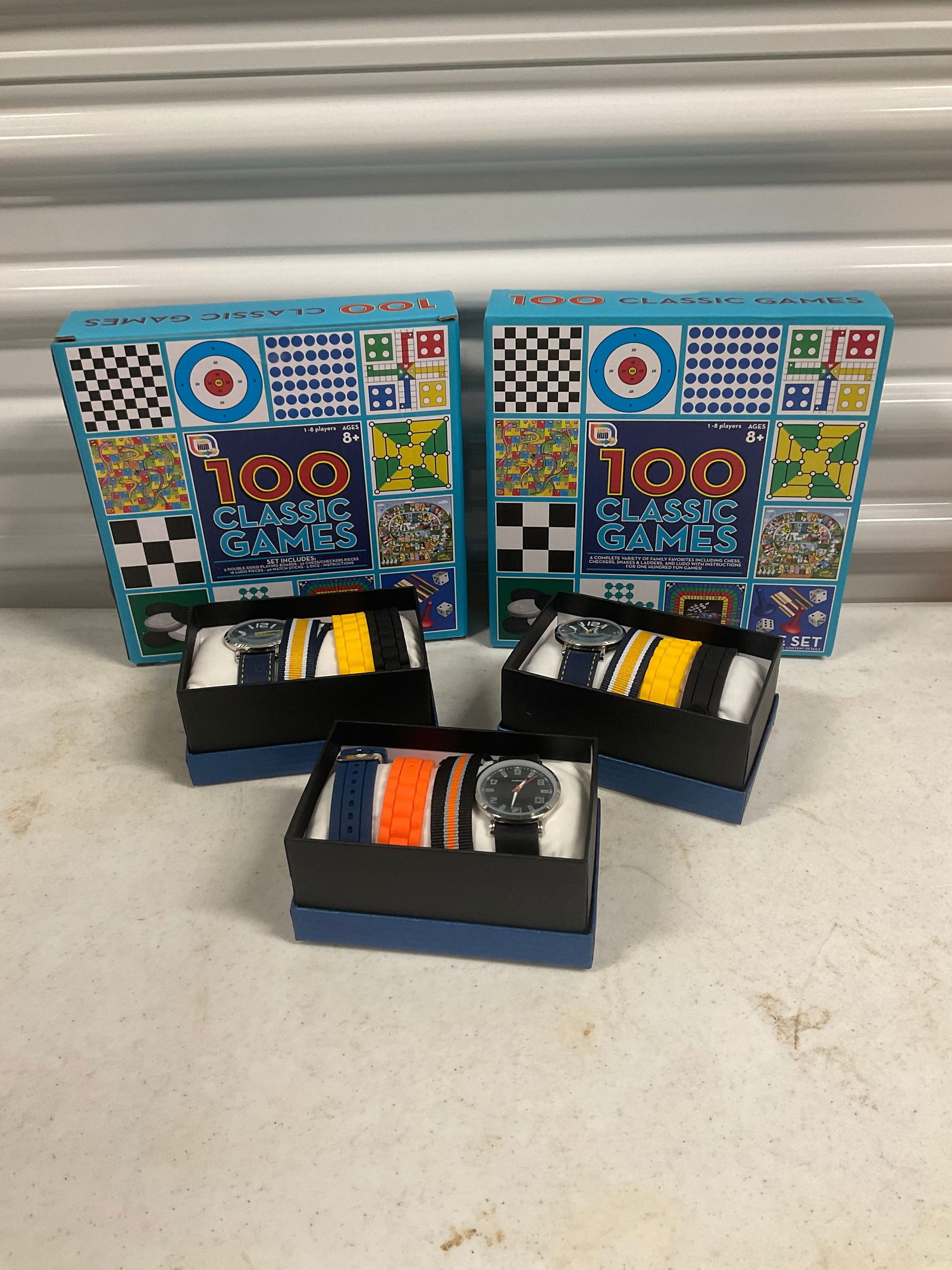 Lot of 2 100 classic games and 3 watches: Lot of 2 100 classic games and 3 watches