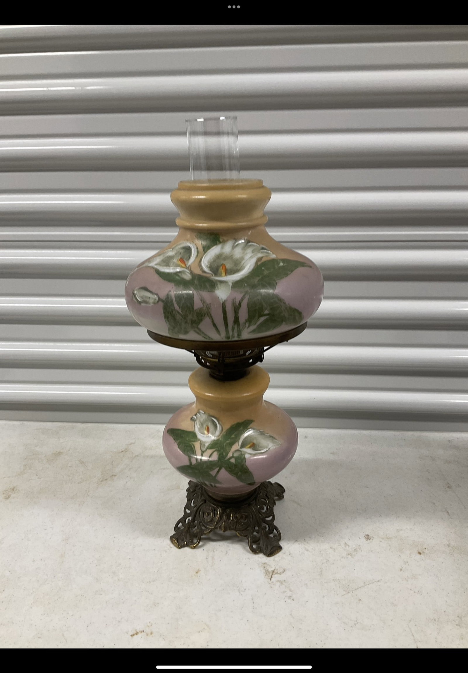 Vintage hand painted oil lamp 19in: Vintage hand painted oil lamp 19in
