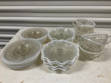 lot of anchor hocking small plates with cups