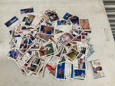lot of 1990 upper deck baseball cards