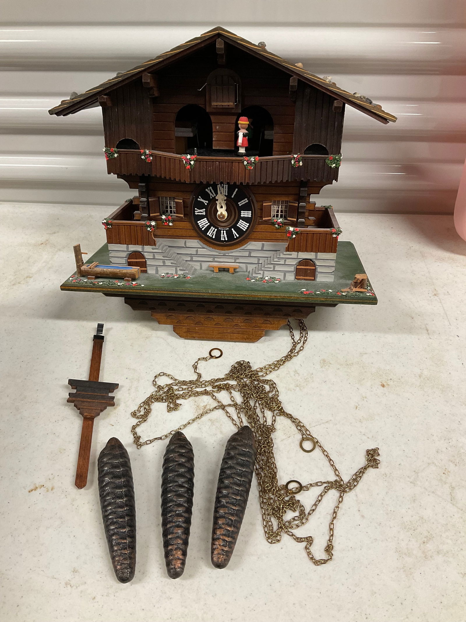 Swiss cuckoo clock Swiss house with Swiss music 12x13 (1 of 1)