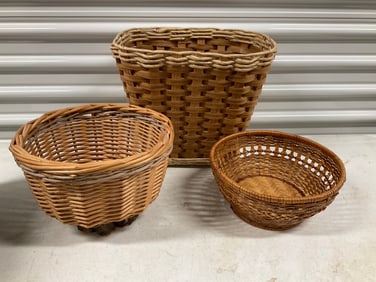 Lot of 3 decorative baskets 12in tall
