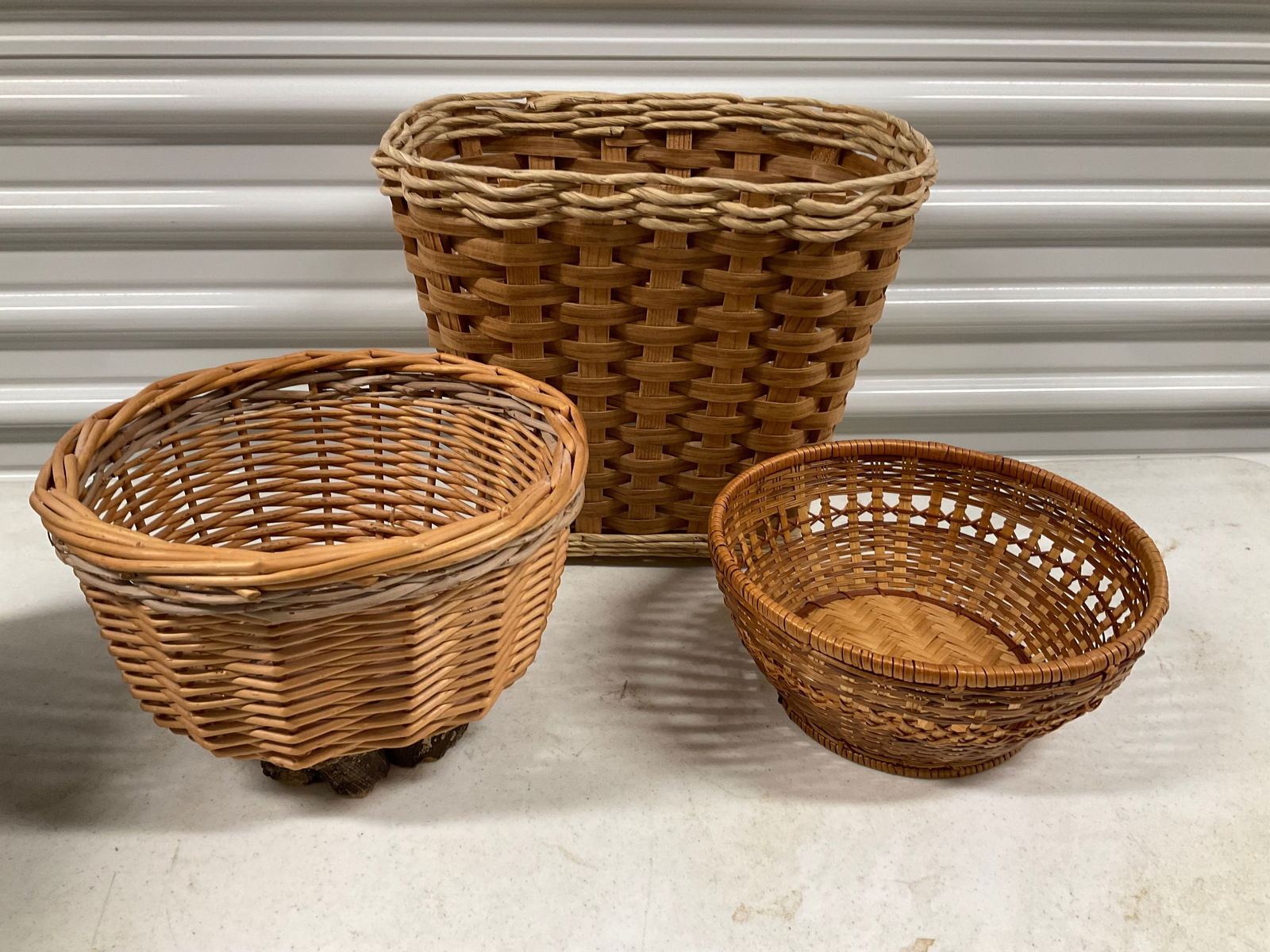 Lot of 3 decorative baskets 12in tall: Lot of 3 decorative baskets 12in tall