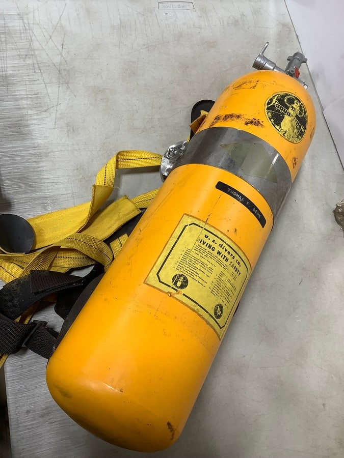 Aqualung scuba tank