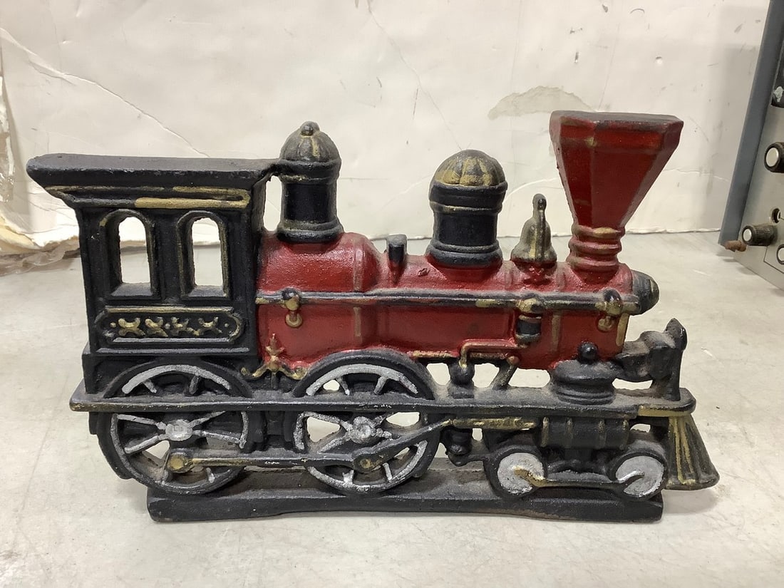 Cast iron decor(6.5in.tall): Cast iron decor(6.5in.tall)